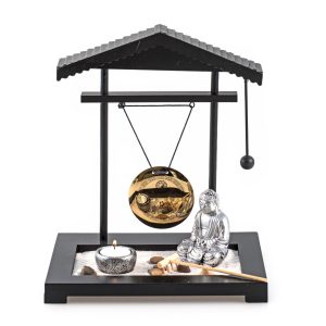 Zen-Garten mit Buddha Figur